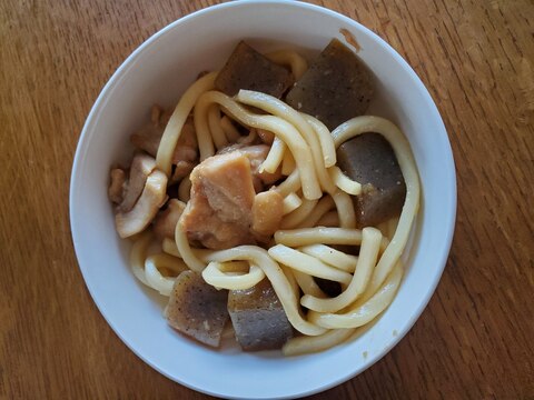 鶏肉とこんにゃくの焼きうどん